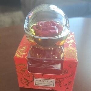 WINKY LUX Rose-Shaped Blush In Crown